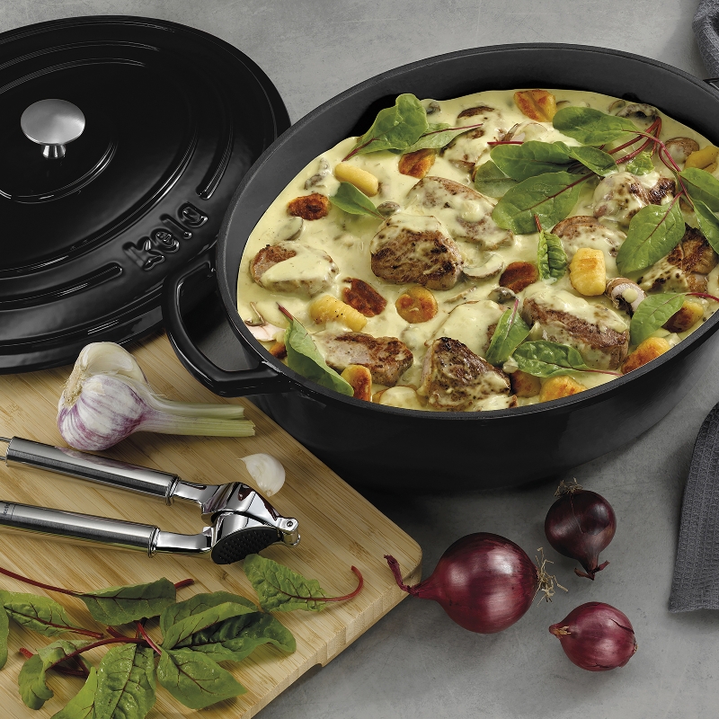 Le Creuset Pizza pan 33 cm with a non -stick coating