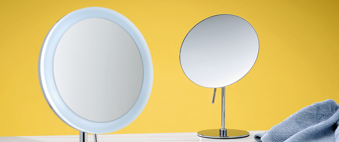 Miroirs de courtoisie en différents modèles pour salles de bains