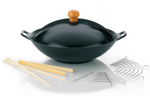 Cooking in a wok: kela’s Asia cast iron wok set